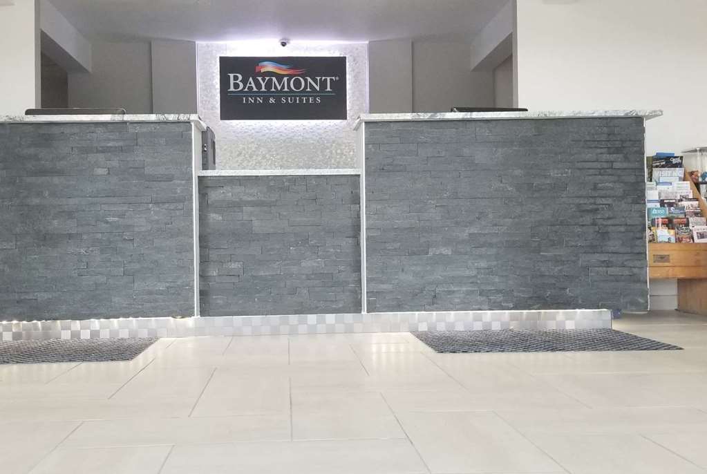 מלון Baymont By Wyndham Des Moines North מראה פנימי תמונה